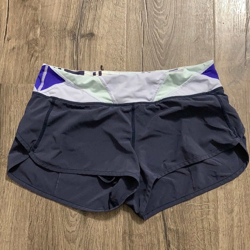 Lululemon shorts size 6